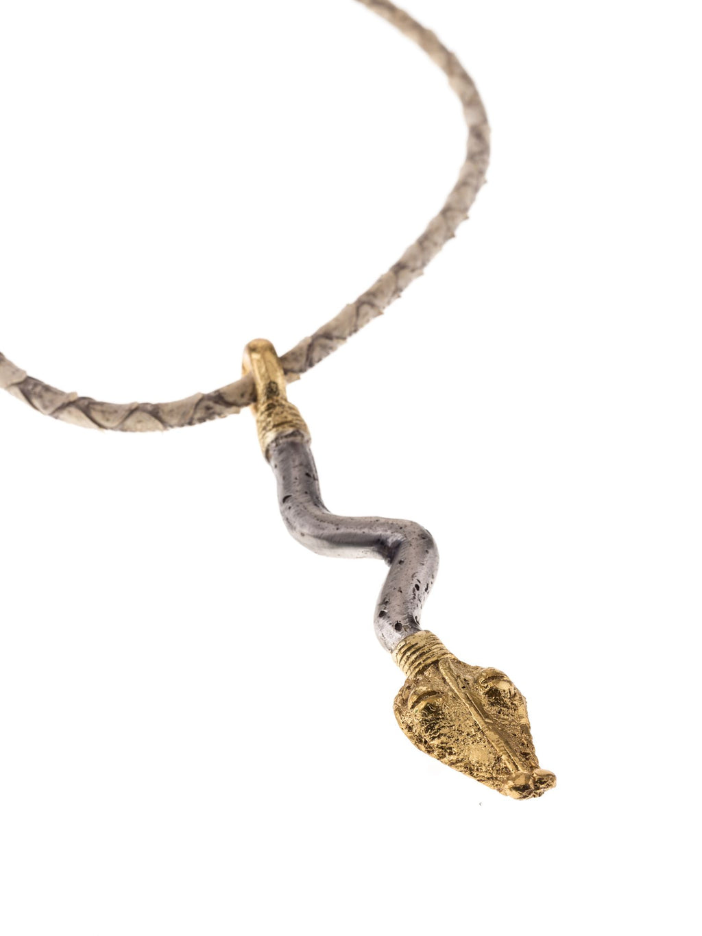 Women's necklace with eel bead